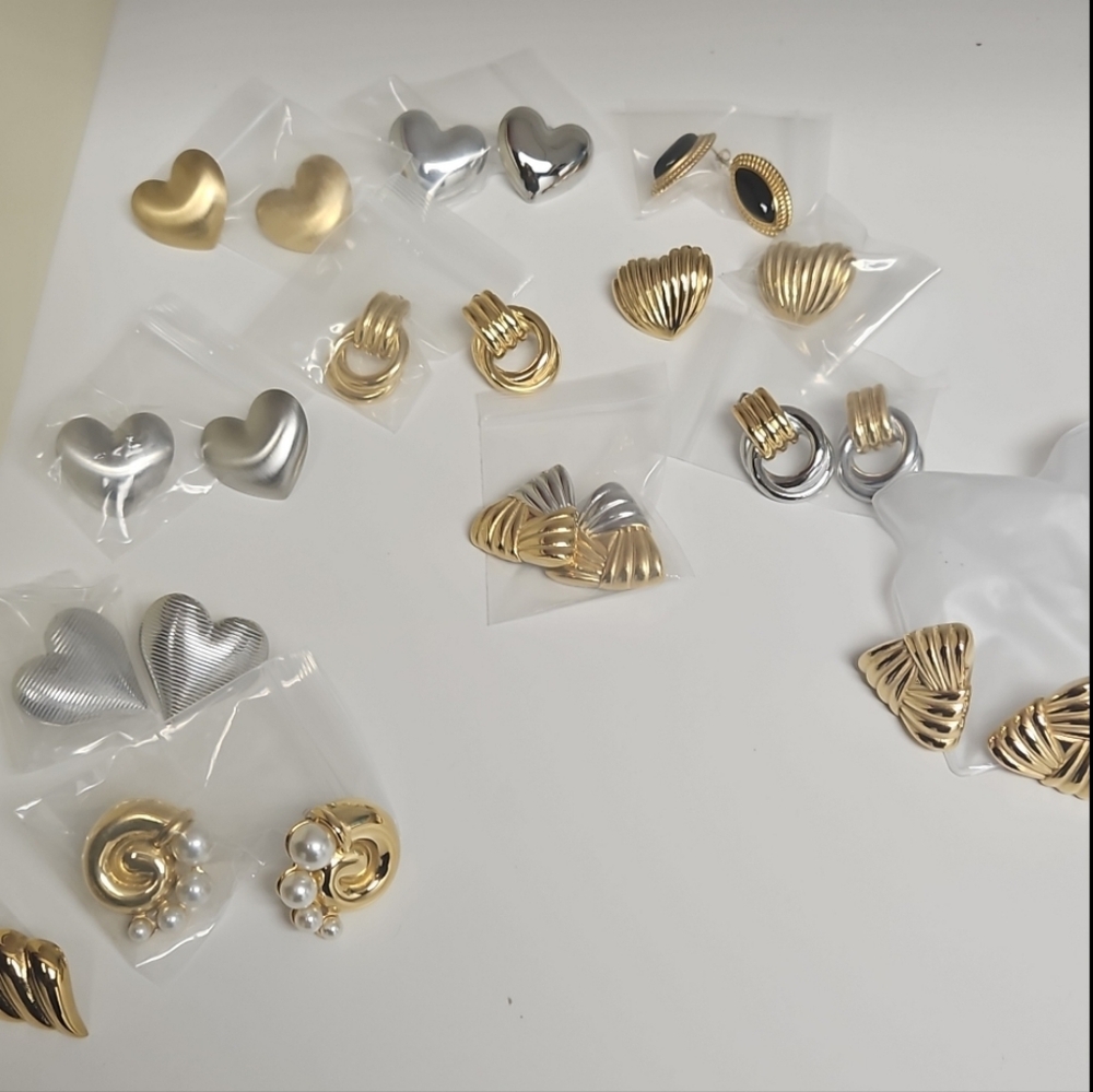 Nwt heaven mayhem like earrings - Picture 5 of 5